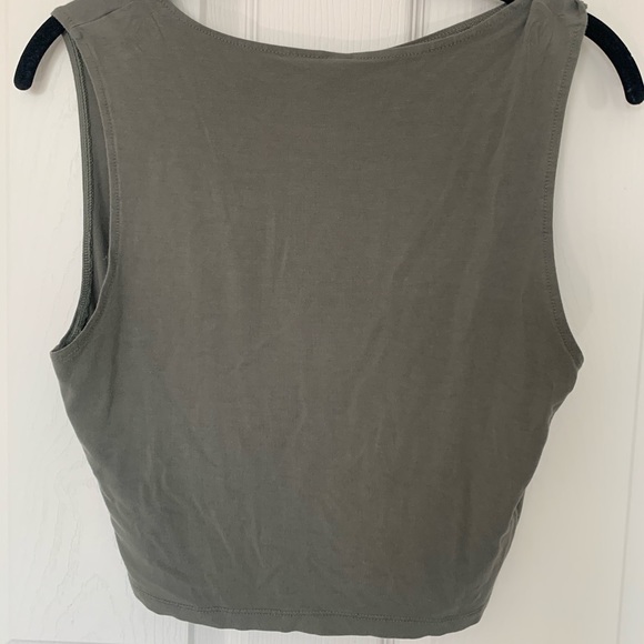 H&M Crop Top - Picture 2 of 4